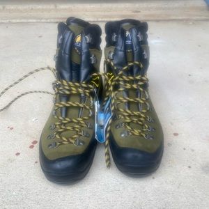 La Sportiva KARAKORUM boots